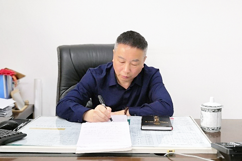 2021年杜着秀员工陈亮.jpg