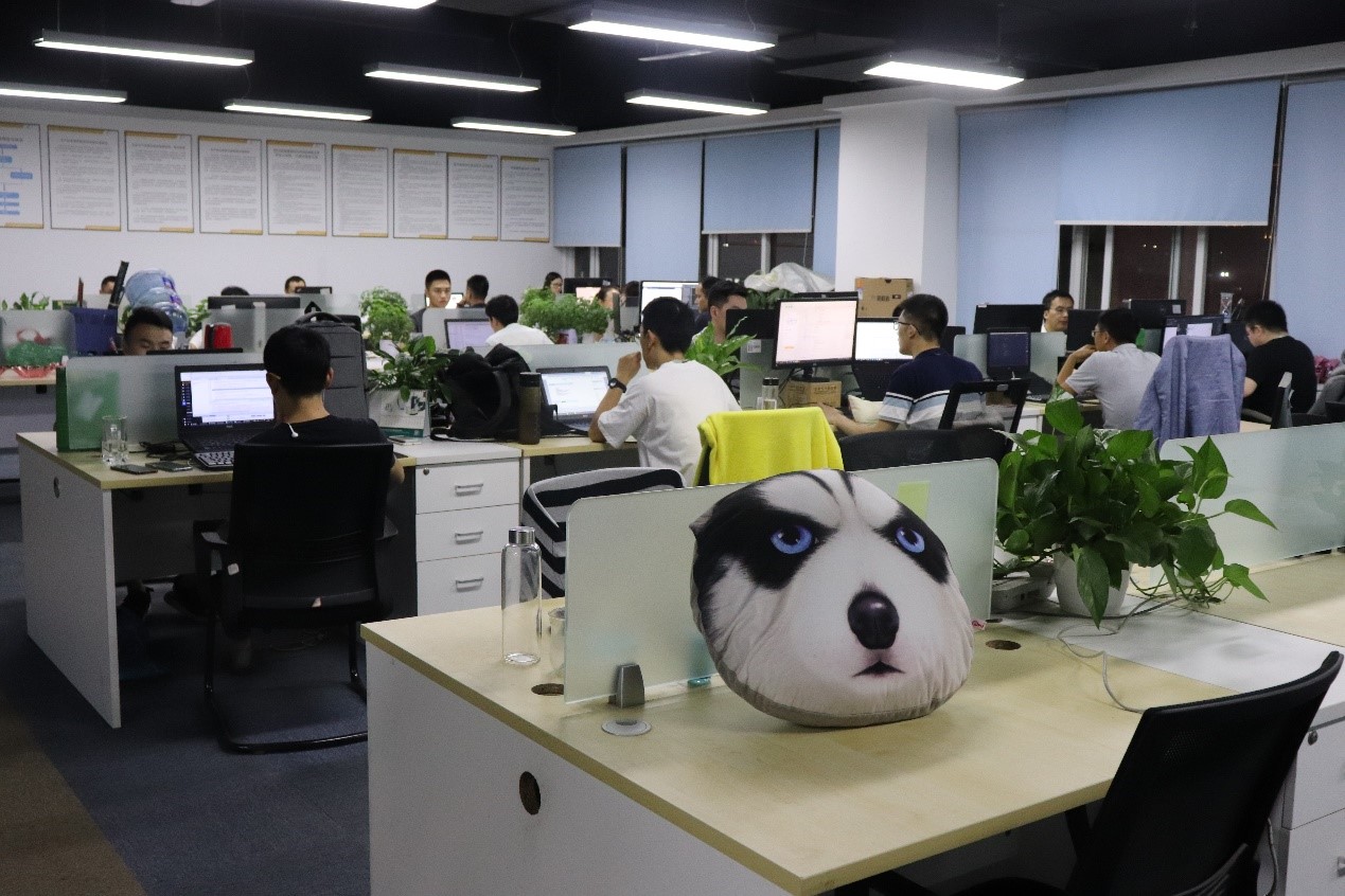 夜幕降一时，看得见的光