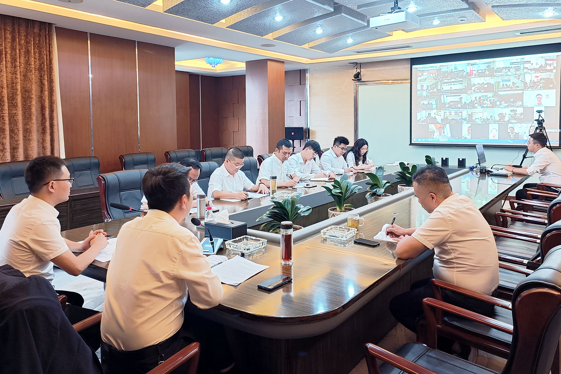 v8哈希游戏运业召开近期安全沉点工作铺排部署会