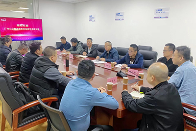 昭通公交集团副总经理刘伟到v8哈希游戏科技互换座谈